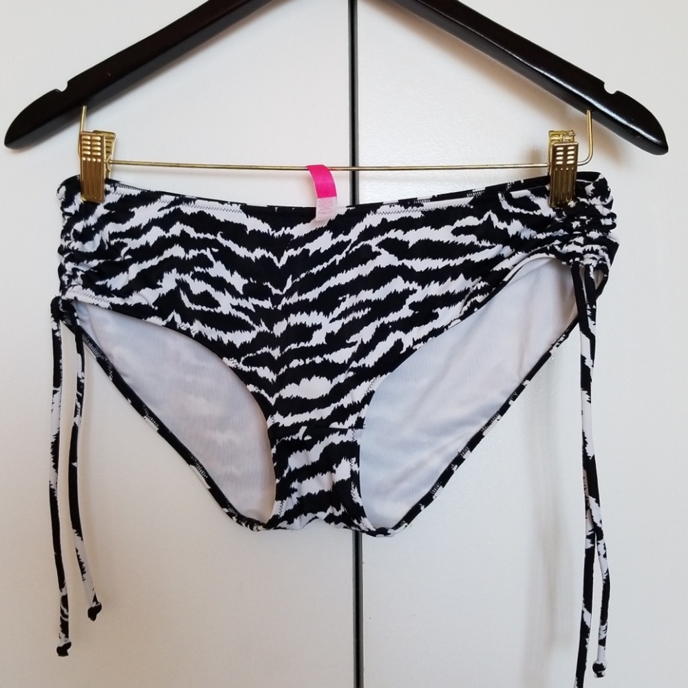 Perfect coverage bikini bottom boy shorts zebra